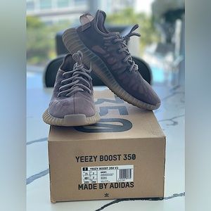 Yeezy Boost V2 Mono Mist Men’s Size 7 1/2 Women’s 8 1/2.